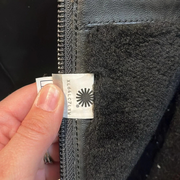 UGG Elly Nubuck Leather Black Water Resistant Boots - Picture 8 of 8